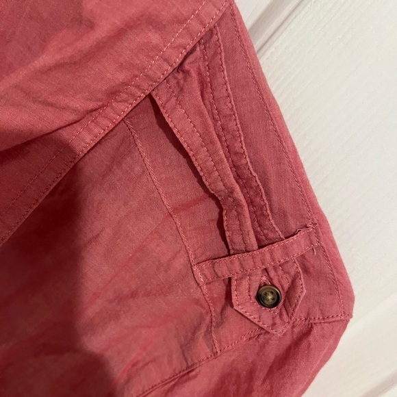 Light weight 100% Soft Red Cotton Button Down- Gap Factory Size Large - Picture 3 of 6